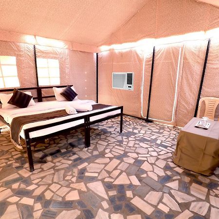 Hôtel Nova Patgar Tents à Bhuj Extérieur photo
